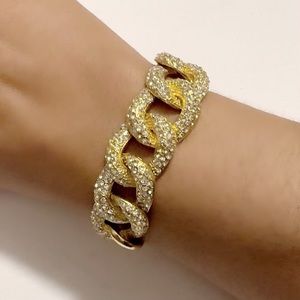 Beautiful Gold Link Bracelet With Pave’ Design